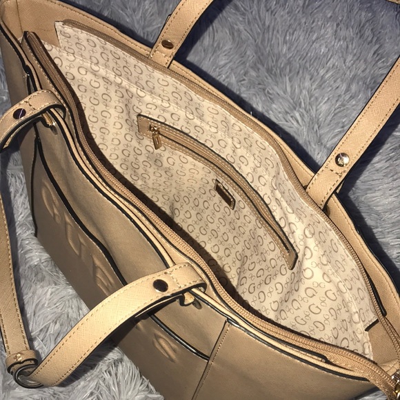 Nude Guess Purse - Picture 2 of 3